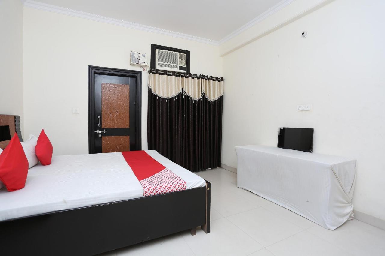 Oyo 40446 Yas Residency Hotel Aligarh Bagian luar foto