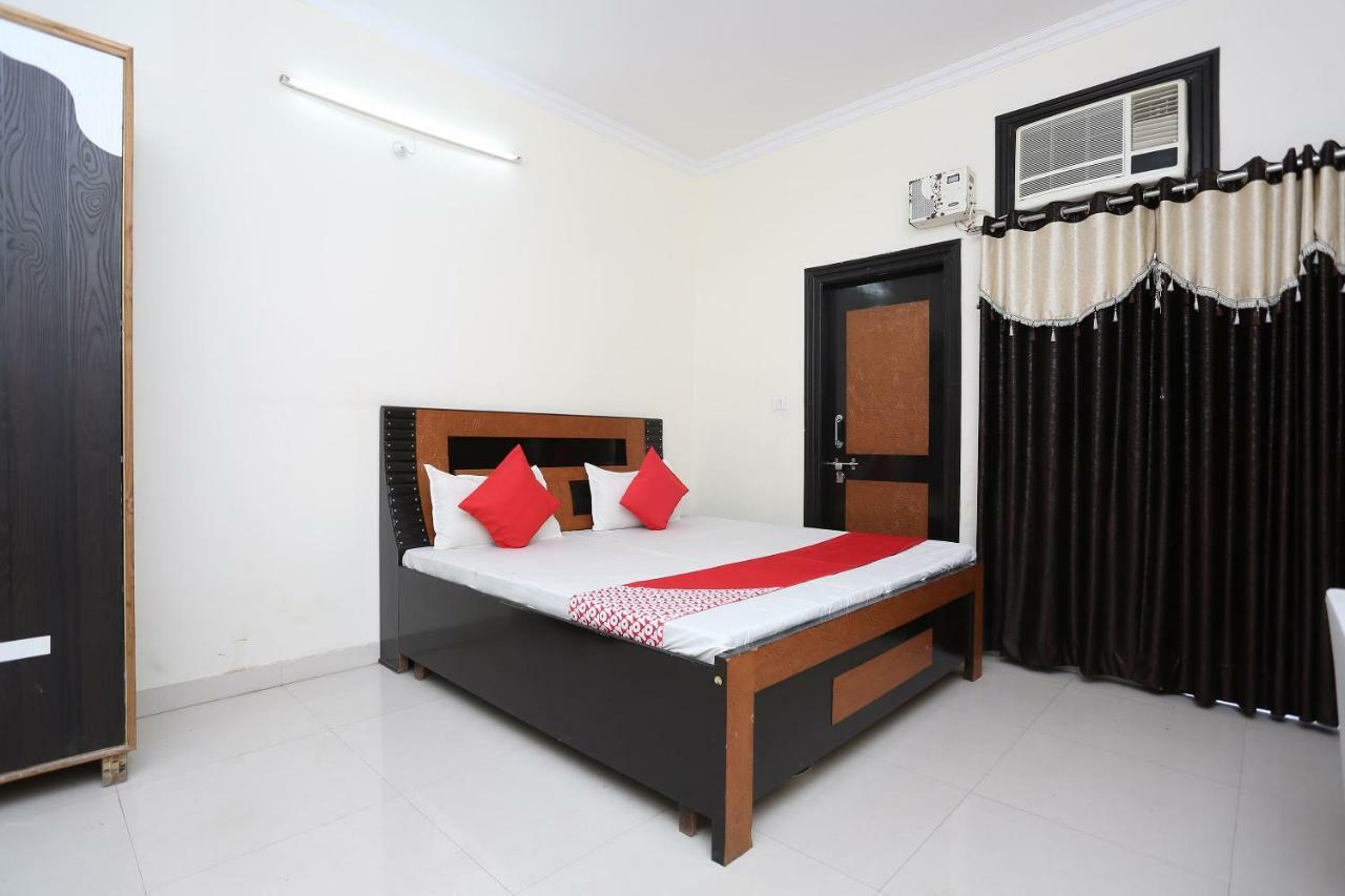 Oyo 40446 Yas Residency Hotel Aligarh Bagian luar foto
